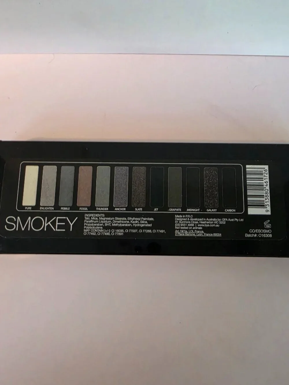BYS SMOKEY eyeshadow palette